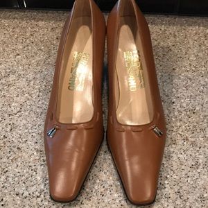 Salvatore Ferragamo Brown Tan Classic Heels
